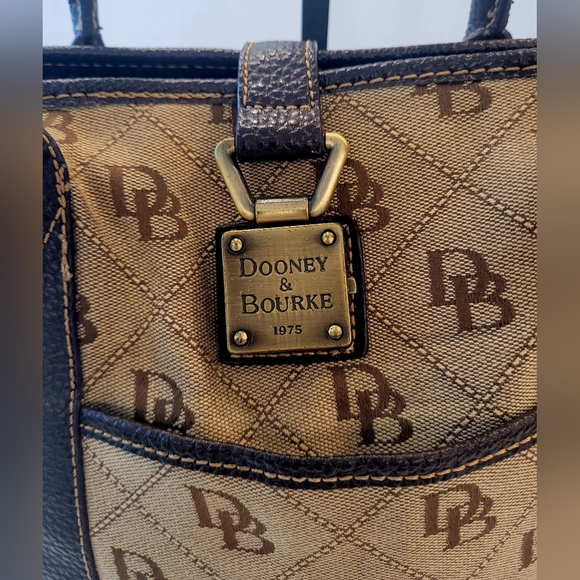 Dooney & Bourke Vintage Green Duck - Picture 3 of 13